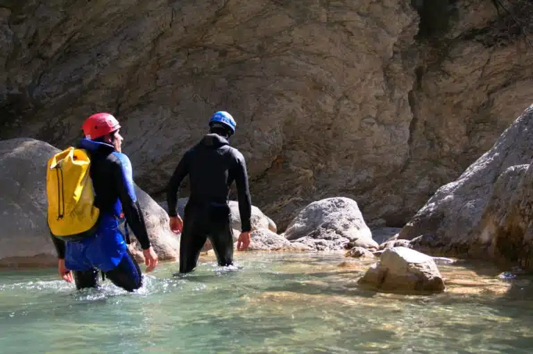 ARTICLE-Journey to the centre of the earth for the 2014 french handball champions