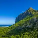 Île Maurice - Vue verdoyante falaise